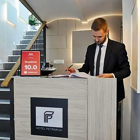 Hotel Petrakija 3*